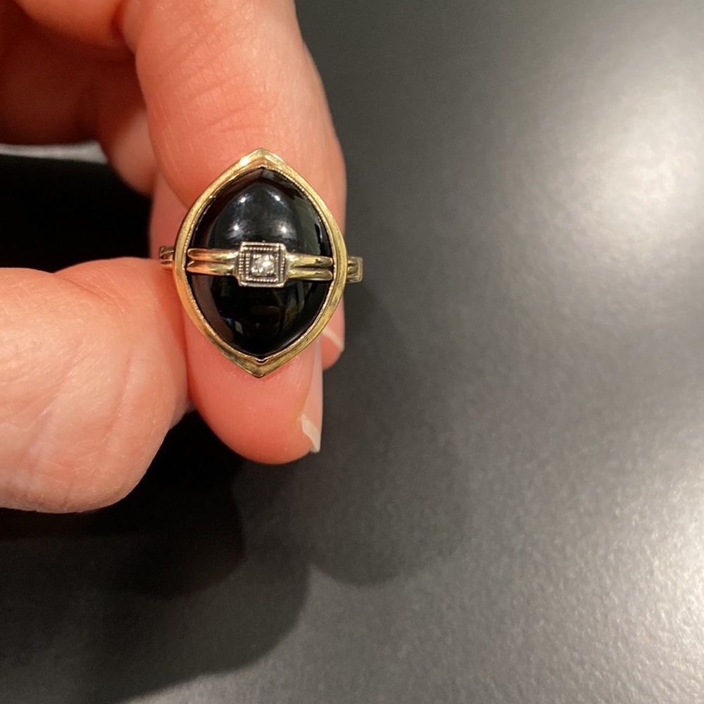 Vintage 14k Gold Black Onyx and Diamond Ring 🤩